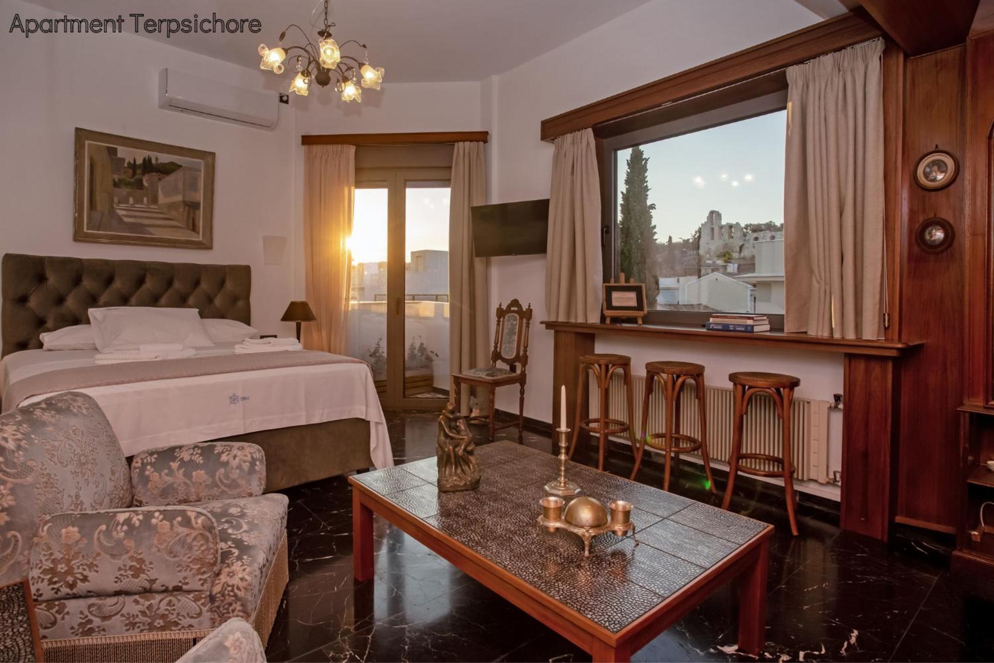 Calliope & Terpsichore By Heloni Apartment *