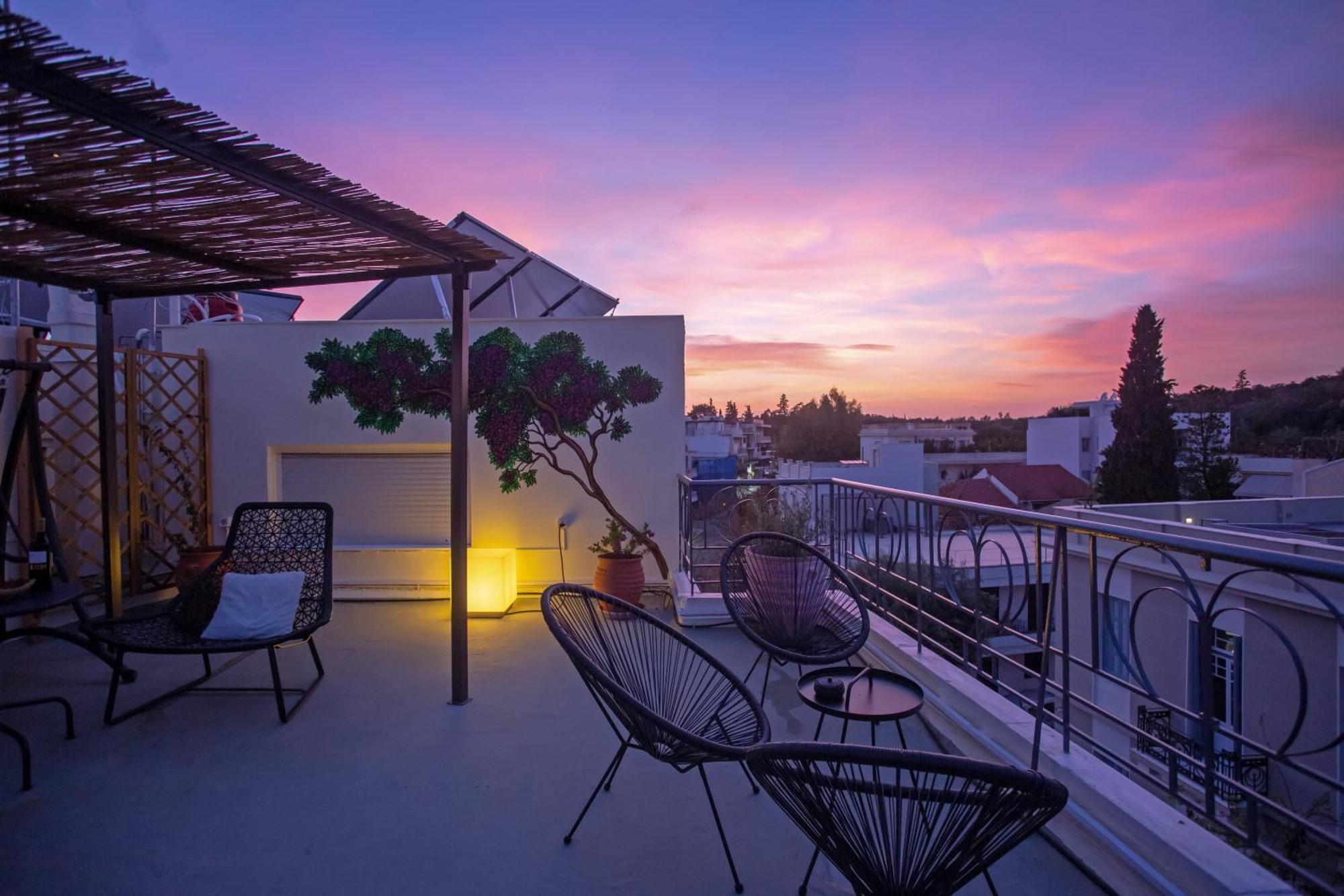 Calliope & Terpsichore By Heloni Apartment